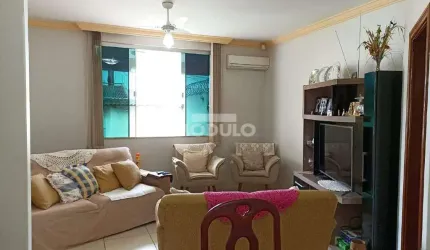 Imóvel à venda no Bairro Brasil, com excelente estrutura e espaço para toda a família!