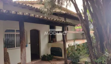 Casa residencial e Comercial para locação, bairro Santa Mônica