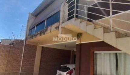 CASA RESIDENCIAL à venda, 5 quartos, 2 suítes, Planalto - Uberlândia/MG