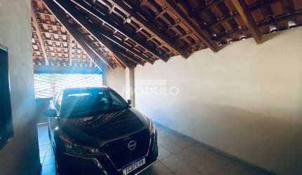 CASA RESIDENCIAL à venda, 3 quartos, 1 suíte, 2 vagas, Osvaldo Rezende - Uberlândia/MG