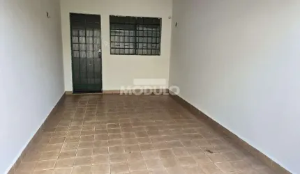 Casa residencial para locação, bairro Brasil com 2 quartos
