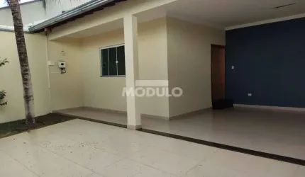 Casa residencial para locação, bairro Alto Umuarama com 3 quartos