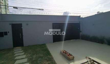 Casa residencial para locação, bairro Tubalina cim 3 quartos