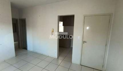 Apartamento residencial para locação, bairro Chácaras Tubalina e Quartel com 2 quartos