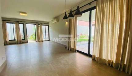 CASA COMERCIAL / RESIDENCIAL à venda, 3 quartos, 2 suítes, 2 vagas, CAZECA - Uberlândia/MG