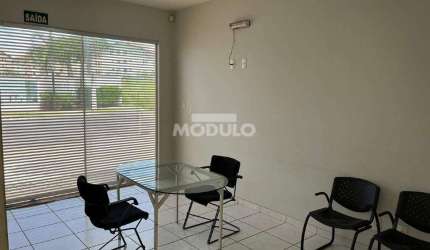 CASA COMERCIAL à venda, 1 quarto, 2 vagas, Chácaras Tubalina e Quartel - Uberlândia/MG