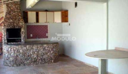 Casa comercial para locação no Bairro Brasil