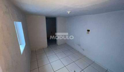 Casa residencial para locação, bairro Vigilato Pereira