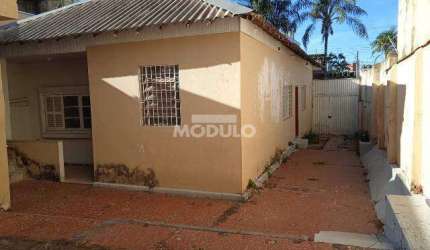 Casa comercial para locação no Centro