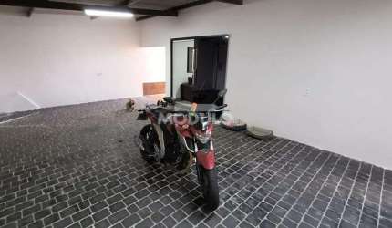 Casa residencial para locação, bairro Laranjeiras com 3 quartos