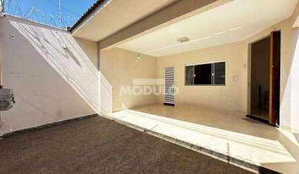 Casa residencial para locação, bairro Granada com 3 quartos