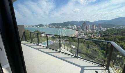 Magnifica casa com vista para o mar , Canto da Praia, Itapema - SC