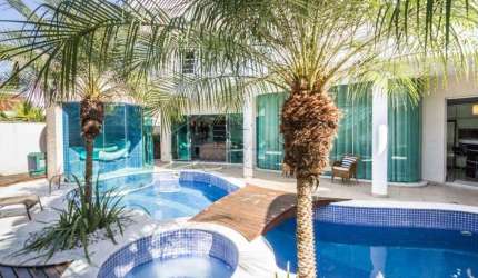 Casa com 3 dormitórios, 414 m², à venda por R$ 3.800.000- Campos do Conde III - Tremembé/SP