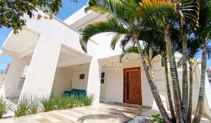 Casa assobradada com 3 suítes - Condomínio Jardim Oásis - Taubaté/SP.