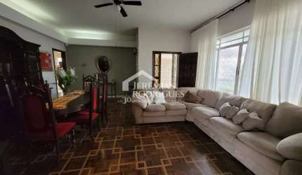 Casa com 3 quartos, 260 m², venda por R$ 1.050.000- Jardim Maria Augusta - Taubaté/SP
