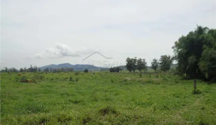 Área rural à venda com 123.247 m² no bairro Jardim Regina em Pindamonhangaba/SP.