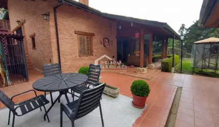 Casa com 4 dormitórios, 265 m² -  Alto do Capivari - Campos do Jordão /SP