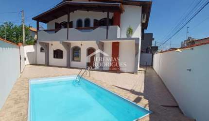 Casa com 4 dormitórios, 274,43 m² - Vila Bourguese - Pindamonhangaba/SP
