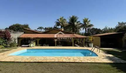 Chácara com 290 m² - bairro Lago Azul - Pindamonhangaba/SP.