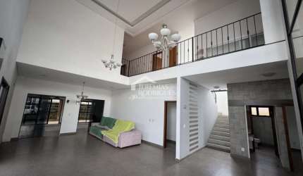 Casa para venda e locação com 4 suítes no Condomínio Village Splendore em Pindamonhangaba/SP.