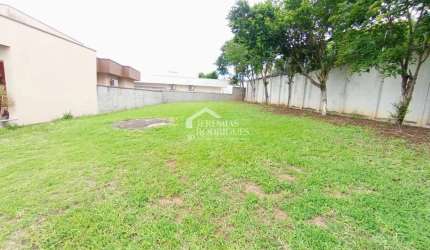 Terreno à venda com 555 m² no Condomínio Terrazzo Di Itália em Taubaté/SP.