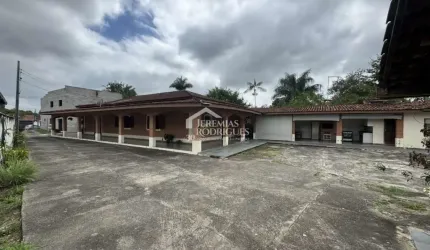 Área com imóvel residencial para venda no bairro Crispim em Pindamonhangaba/SP