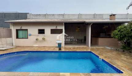 Casa para venda com 3 dormitórios no Condomínio Real Ville em Pindamonhangaba/SP
