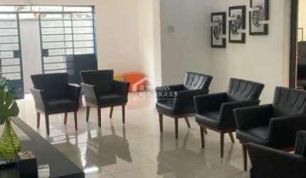 Casa comercial para locação, com 300 m² no bairro Vila das Graças em Taubaté/SP.