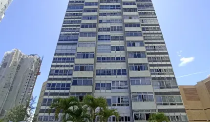 Lindo Apartamento a venda na Barra com 4/4 a 200 m do mar