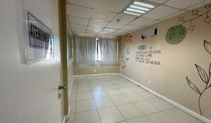 Vendo sala comercial de 333m² no Caminho das Árvores – Ideal para clínicas e escritórios!