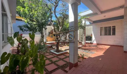 VENDA CASA - 04 QUARTOS 300,00 M2 - BAIRRO: SAGRADA FAMILIA