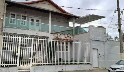 Casa Comercial - 120 m² - 2 Quartos - Varanda - Salão - Bairro: Cachoeirinha