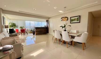 Lindo Apartamento de 3 suites em São Lazáro reformado e andar alto com 3 vagas