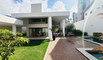 Linda casa em Cond Fechado no Caminho das Árvores com 4 suítes piscina e área gourmet