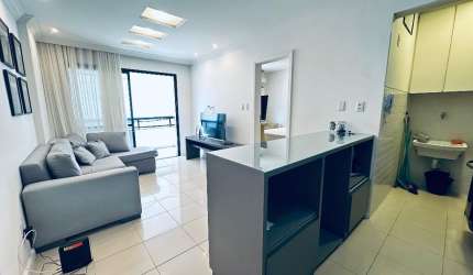 Apartamento quarto e sala no Caminho das Árvores no Edf Mar do Hawaii mobiliado com varanda