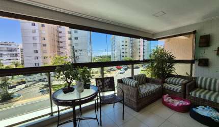 Apartamento a venda em alphaville 1 com 3 suites reformado e nascente no morada dos principes