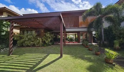 Casa a venda em praia do forte com 5 suites no cond dos ipês no piscinas naturais