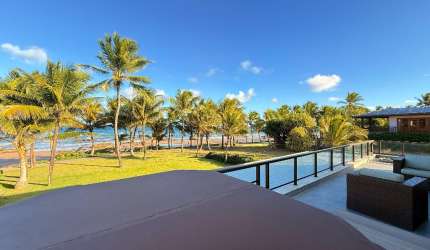 Casa a venda no porto busca vida resort com 5 suites reformada e frente mar