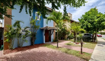 Casa a venda no condomínio quatro rodas com 4 quartos e área gourmet