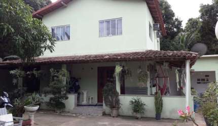 Imperdível: Casa à venda em Fundão-ES, Costa Azul, 4 quartos, 2 salas, 2 banheiros, 3 vagas de garagem, 240m²
