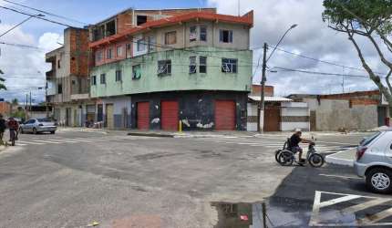 Oportunidade Única: Ponto Comercial à Venda no Parque das Gaivotas, Serra-ES! 4 salas, 7 banheiros, 2 vagas, 480m².