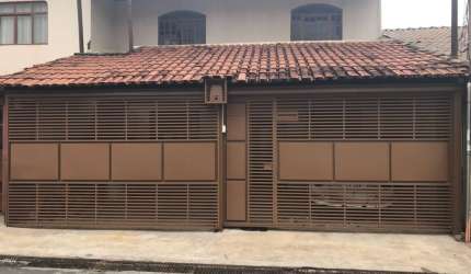 QR 406 - Sobrado com 2 Quartos e amplo salão de festas no 1º andar/Samambaia/DF