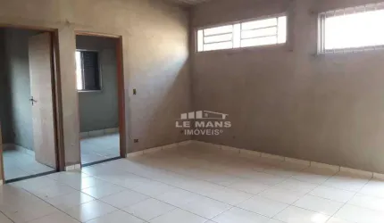 Casa comercial para reforma, 2 quartos, 1 vaga, no bairro São Dimas em São Pedro - SP