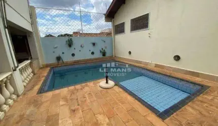 Casa a venda, 5 quartos, 2 suítes, 2 vagas, no bairro Alto em Piracicaba - SP