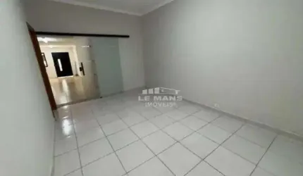 Casa para alugar com vocação comercial, 7 salas, 2 banheiros, no bairro Paulista em Piracicaba - SP