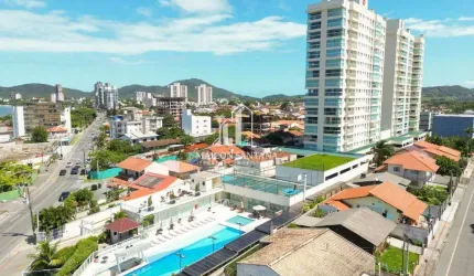Apartamento com 4 quartos frente mar em Penha - SC