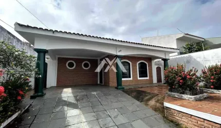 Casa com 3 dormitórios para locação por R$3.000 - Ana Clara - Marilia/SP
