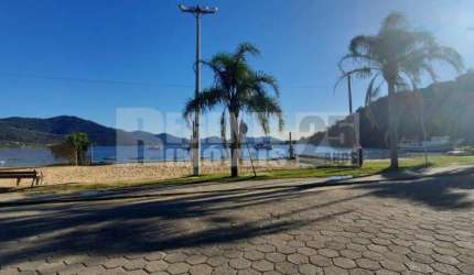 Terreno à venda no bairro Lagoa da Conceição em Florianópolis