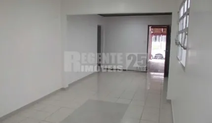 Casa Térrea com 3 quartos e duas Vagas no Bairro Trindade - Florianópolis