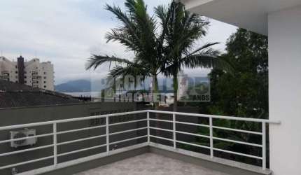 Casa à venda no bairro Agronômica em Florianópolis